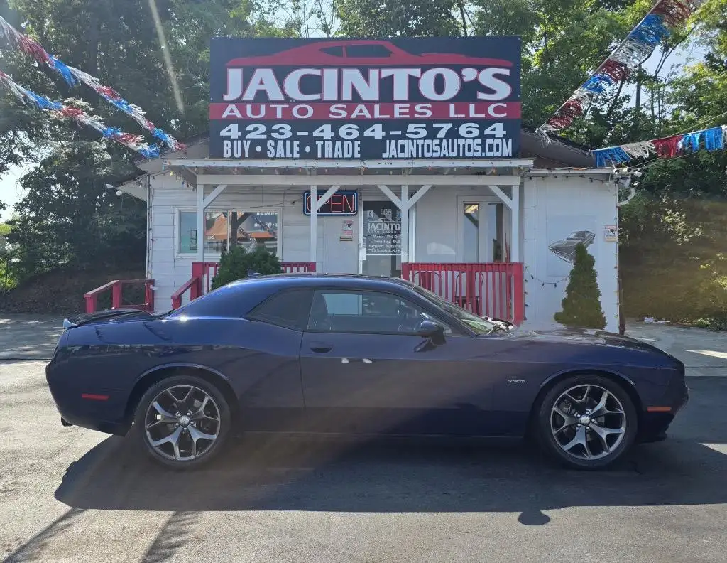 2015 Dodge Challenger R/T Plus's photo