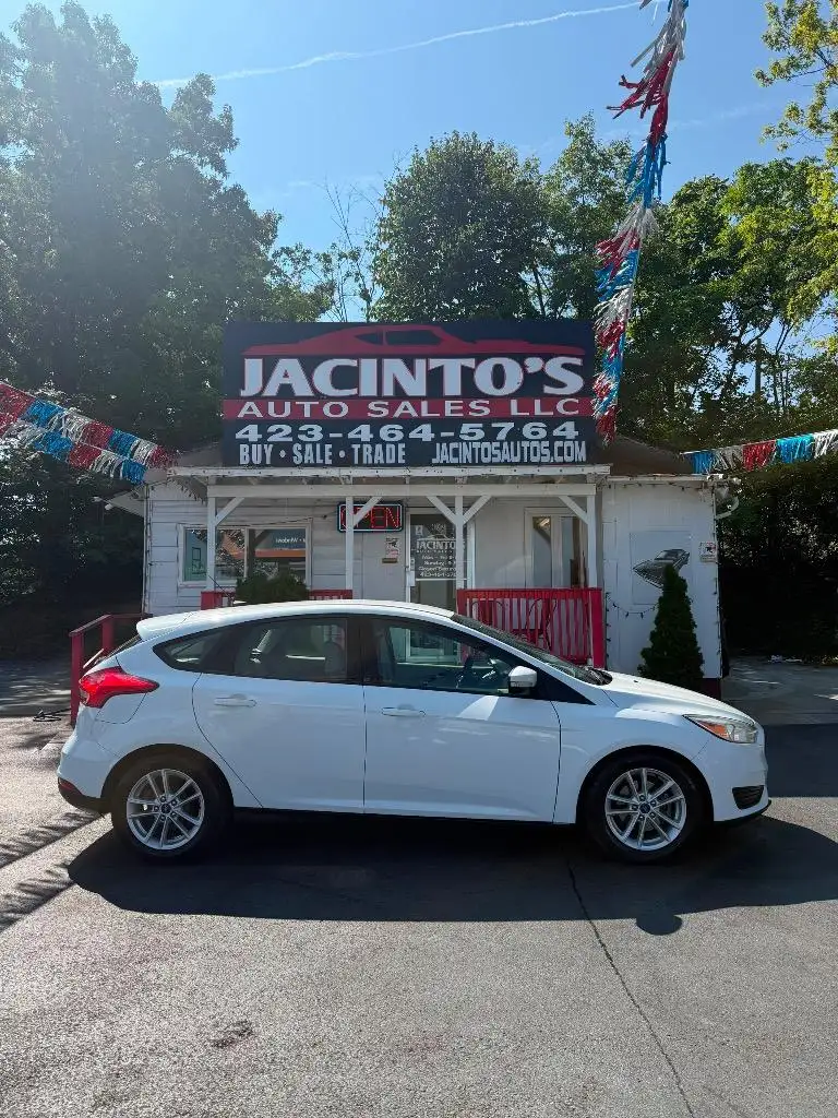 2017 Ford Focus 5 Door Hatch SE's photo