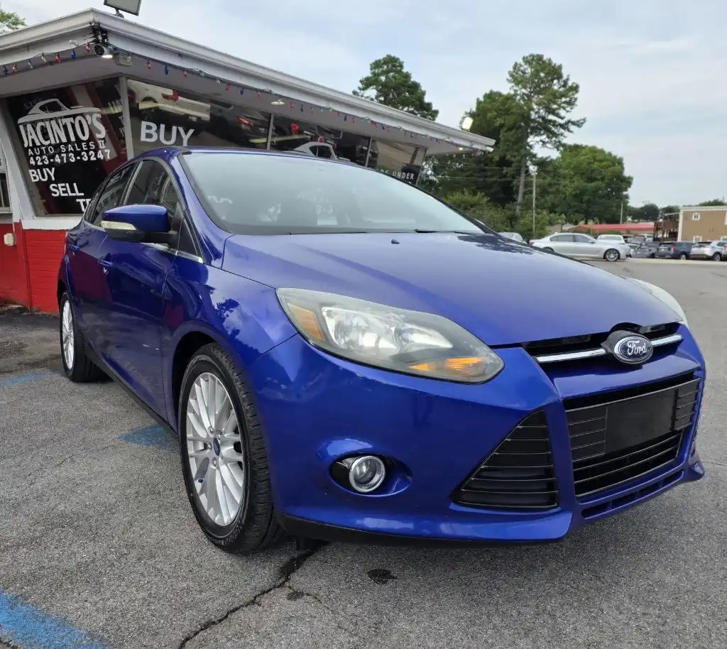 2014 Ford Focus 5 Door Hatch Titanium's photo