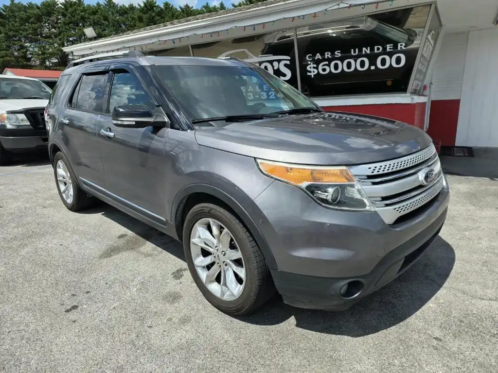 2013 Ford Explorer XLT's photo