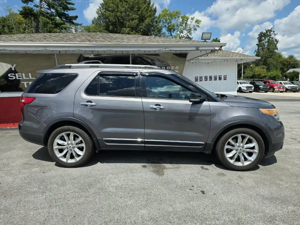 2013 Ford Explorer XLT photo 3