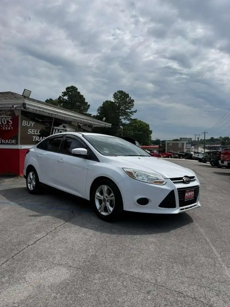 2013 Ford Focus Sedan SE's photo