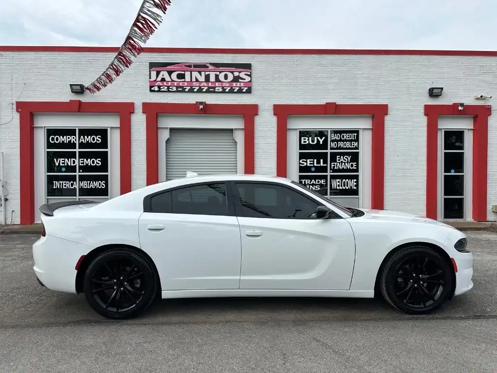 2016 Dodge Charger SXT's photo