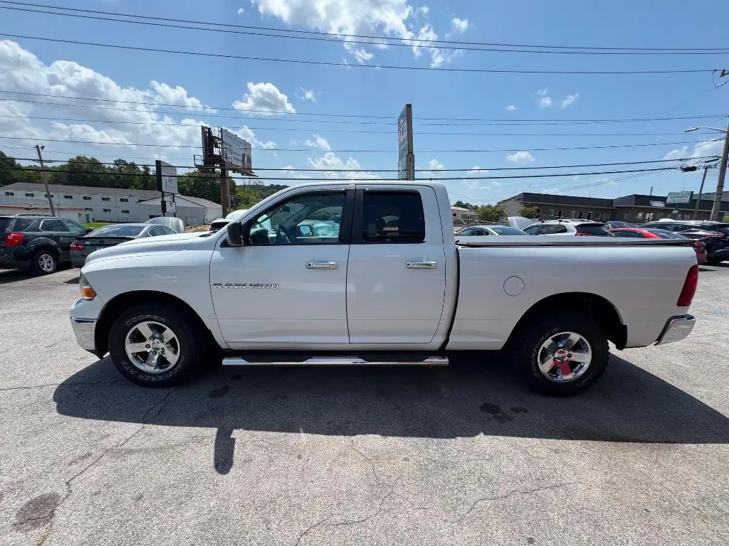 2012 RAM 1500 SLT Quad Cab photo 3