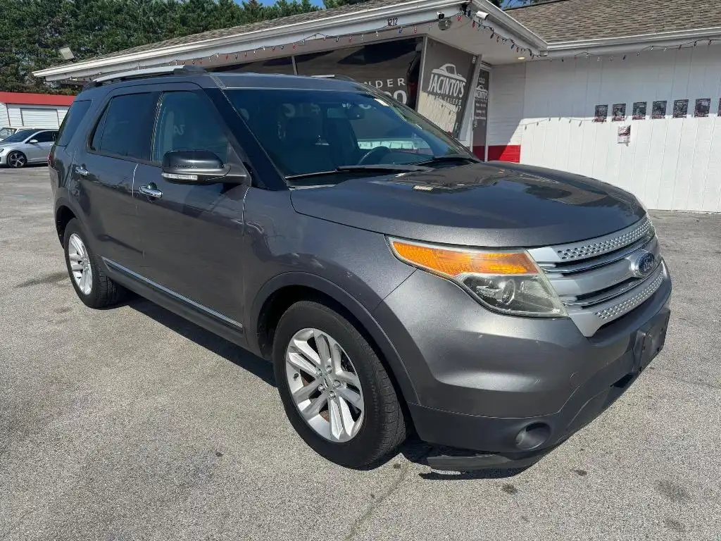 2013 Ford Explorer XLT's photo