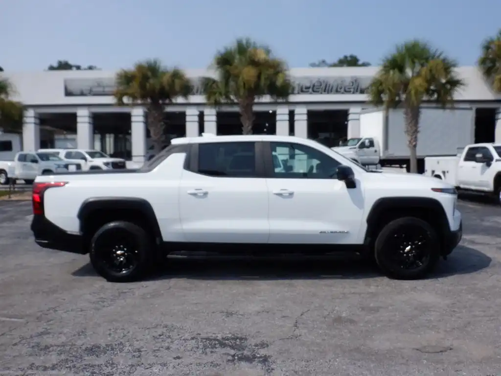 2024 Chevrolet Silverado EV Work Truck 3WT's photo
