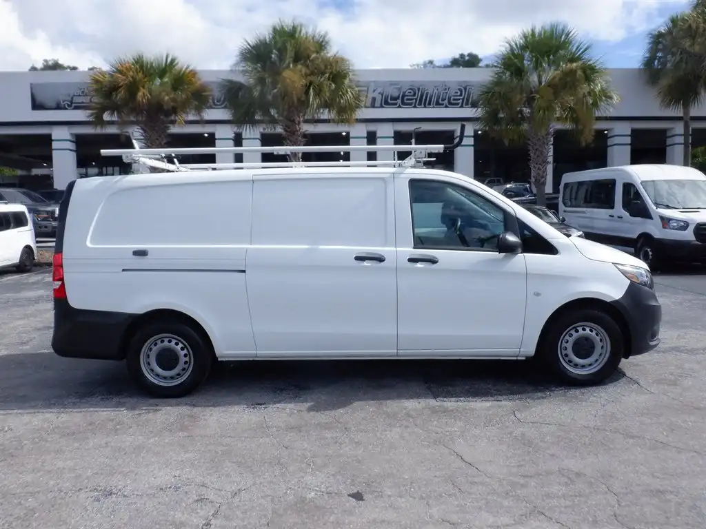2023 Mercedes-Benz Metris 135" WB Cargo's photo