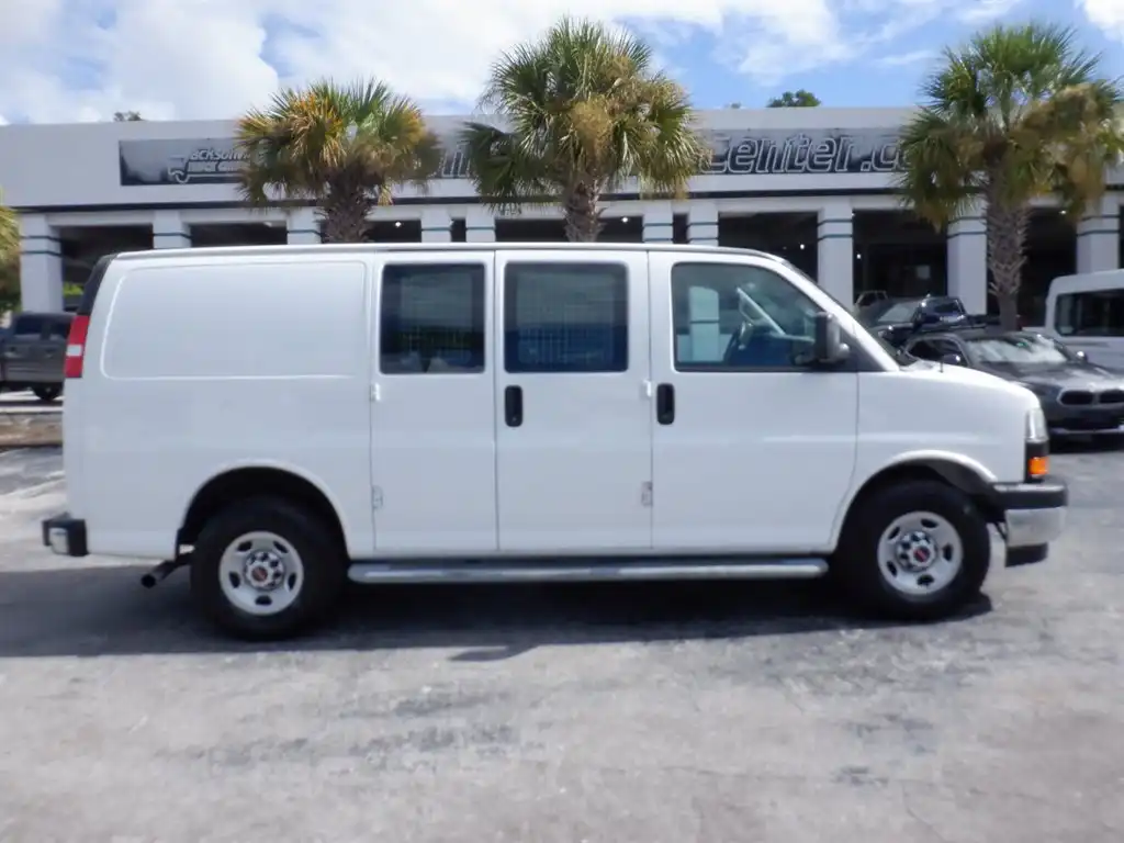 2020 GMC Savana 2500's photo