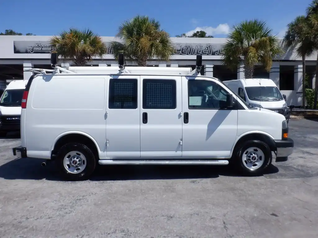 2020 GMC Savana 2500's photo