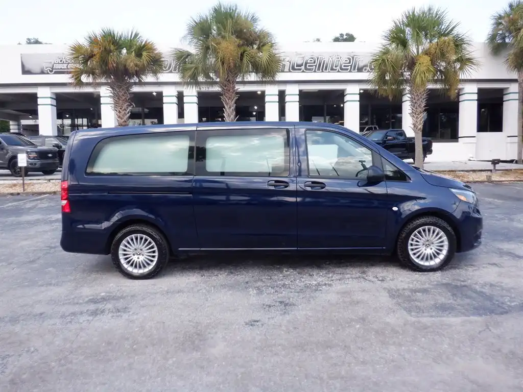 2022 Mercedes-Benz Metris 135" WB Cargo's photo