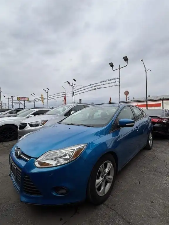 2014 Ford Focus SE Sedan's photo