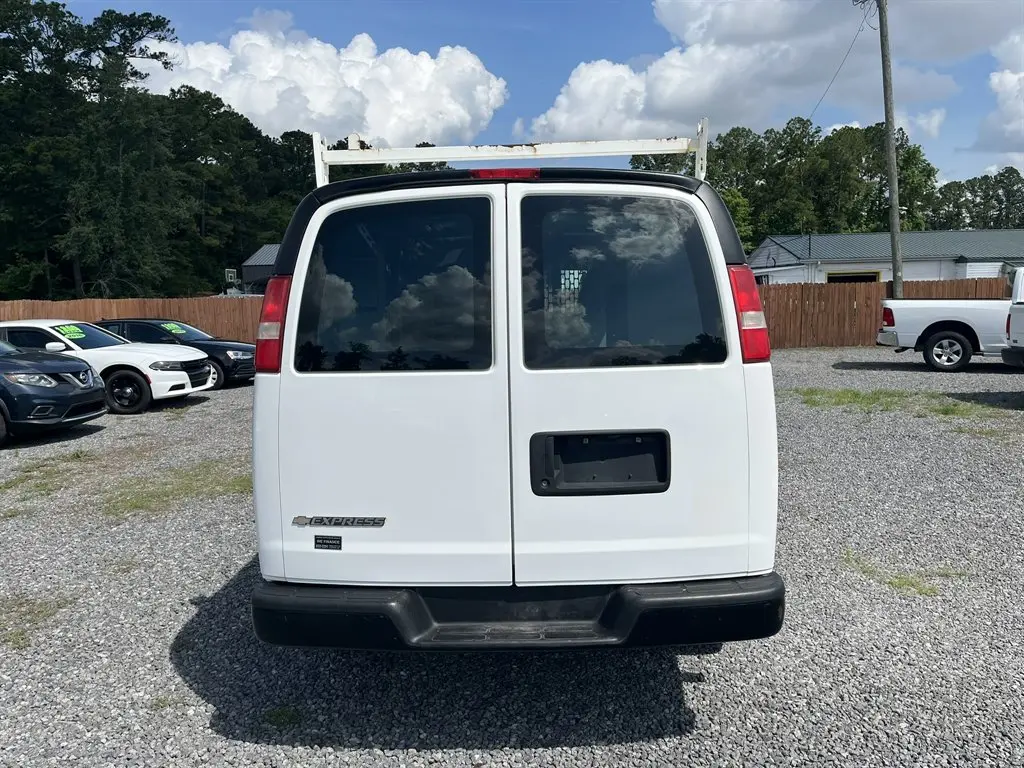 2017 Chevrolet Express 2500 Work Van HD photo 4