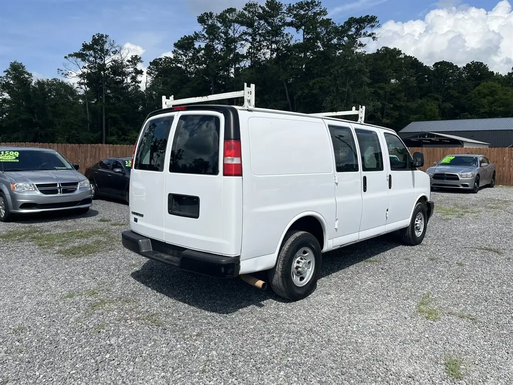 2017 Chevrolet Express 2500 Work Van HD photo 5