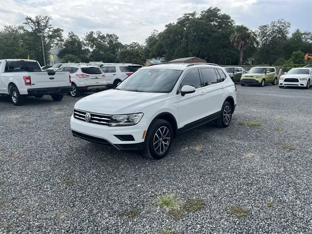 2019 Volkswagen Tiguan 2.0T SEL R-Line's photo