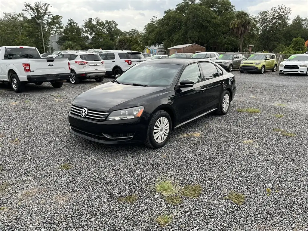 2014 Volkswagen Passat 1.8T S DSG PZEV's photo