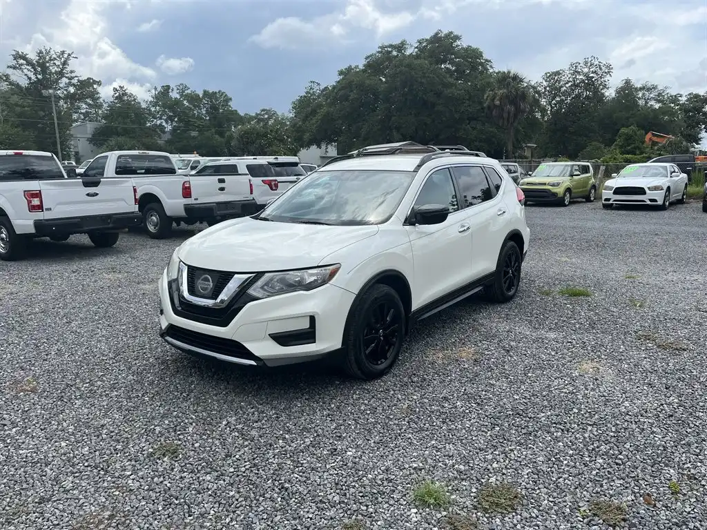 2017 Nissan Rogue SV FWD's photo