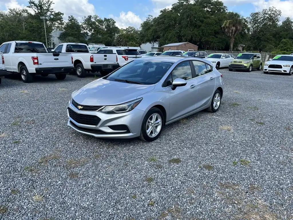 2018 Chevrolet Cruze LT Hatchback Auto's photo