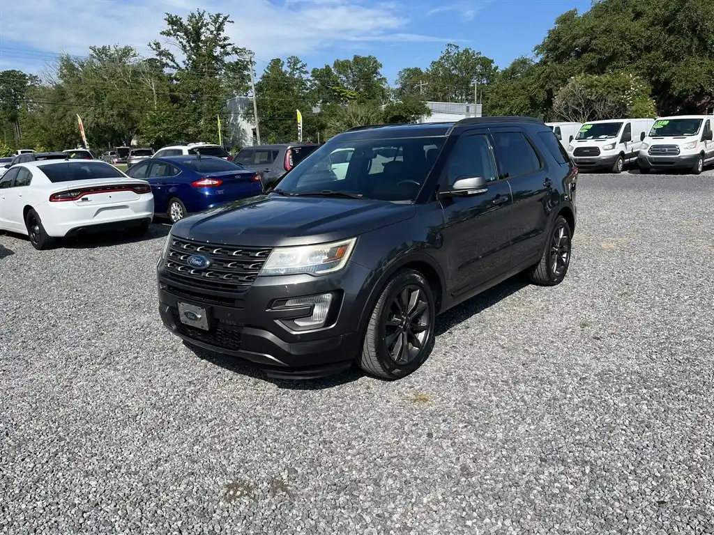2017 Ford Explorer XLT FWD's photo