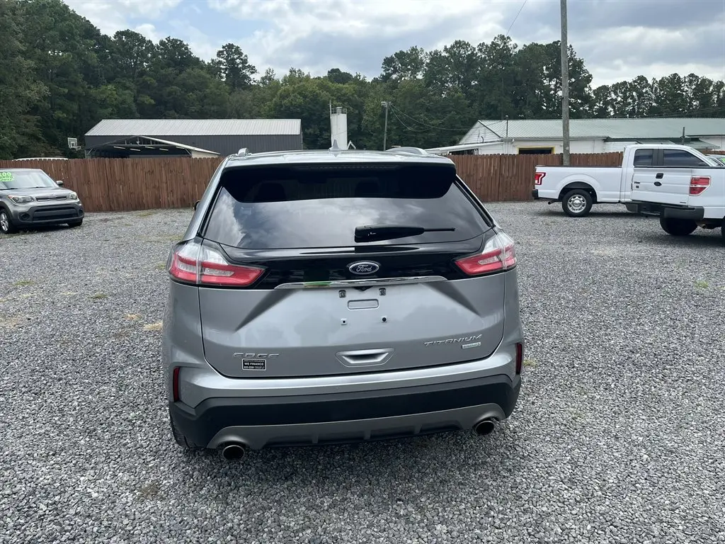 2020 Ford Edge Titanium photo 4