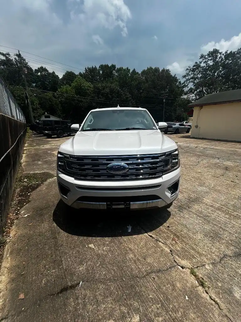 2018 Ford Expedition Limited's photo