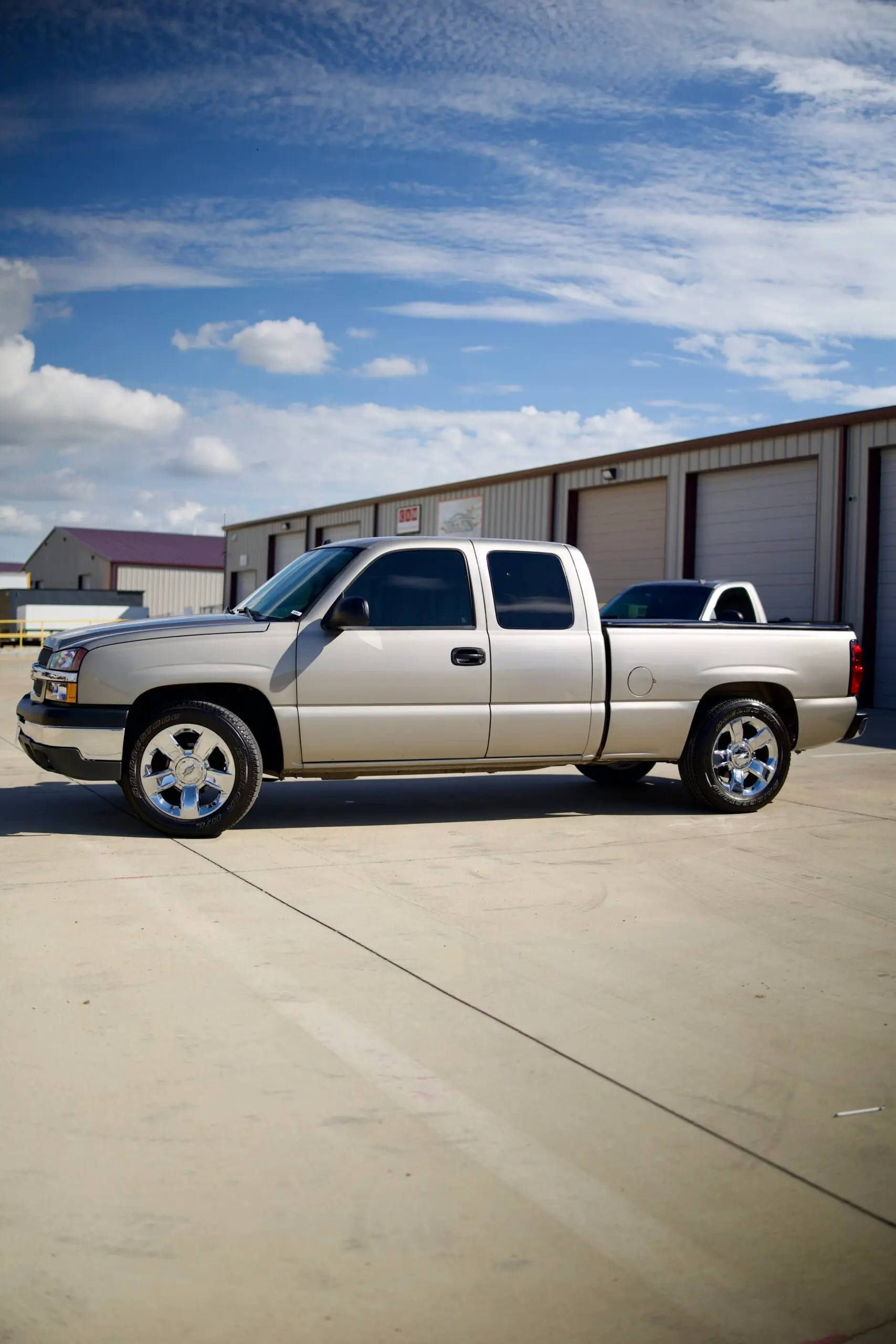 2004 Chevrolet Silverado 1500 LS Extended Cab SWB photo 3