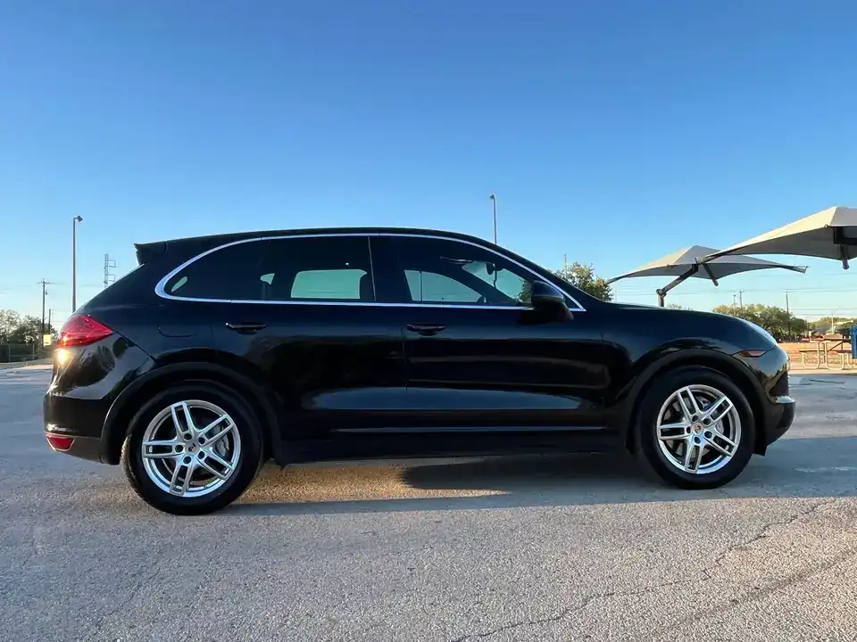 2014 Porsche Cayenne S's photo