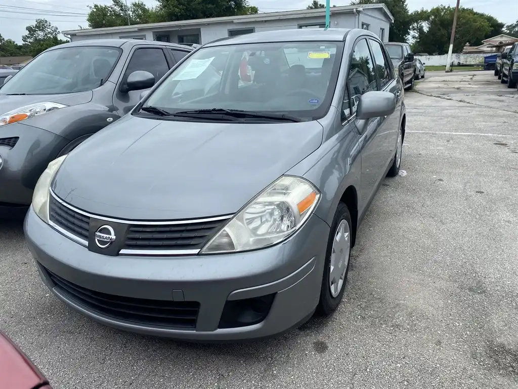 2008 Nissan Versa 1.8 S Auto's photo
