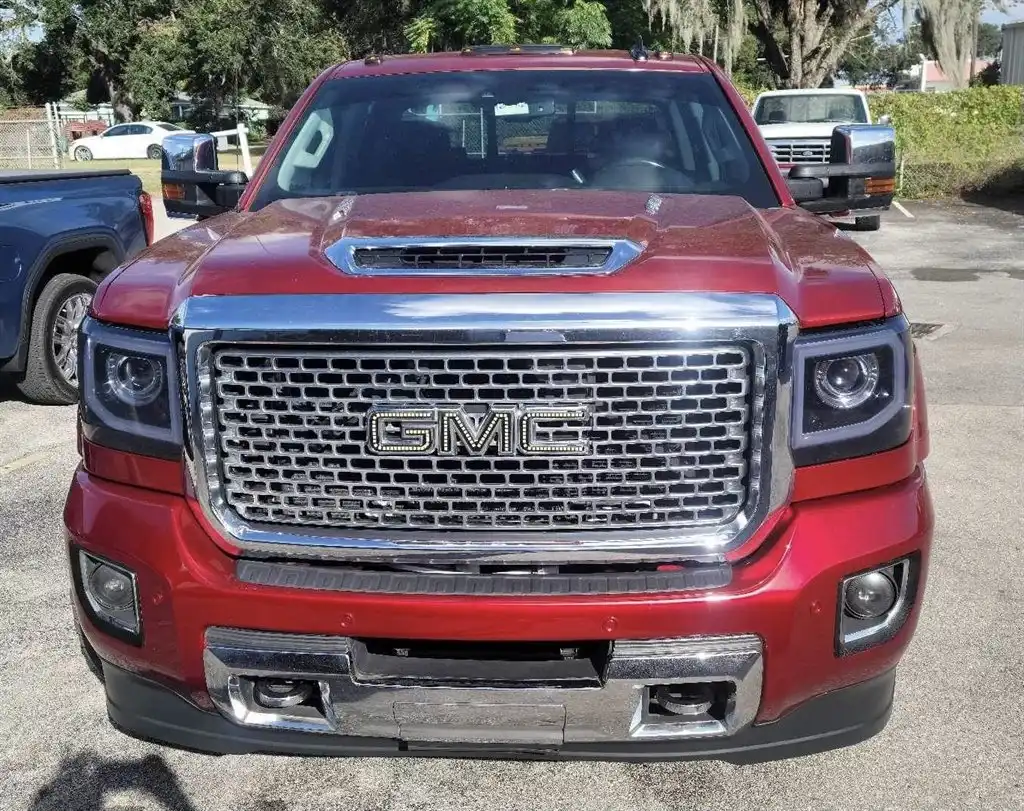 2017 GMC Sierra 4WD Crew Cab Long Box Denali's photo