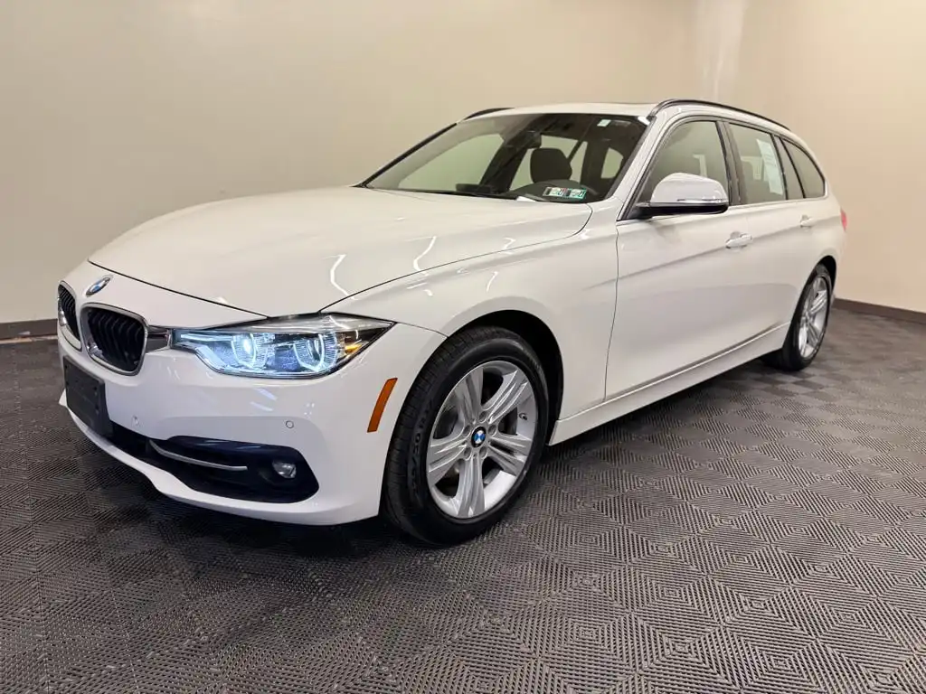 2018 BMW 3 Series 330i xDrive Sports Wagon's photo