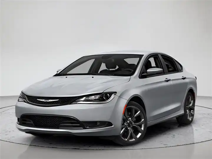 2015 Chrysler 200 S's photo