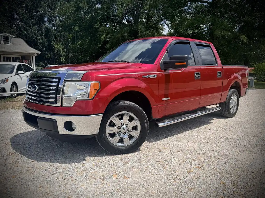 2011 Ford F-150 XLT SuperCrew 145-in's photo