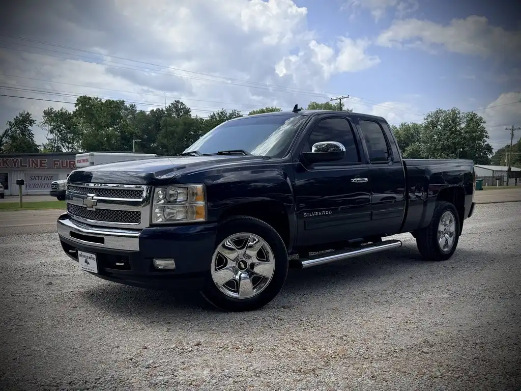 2010 Chevrolet Silverado 1500 LT Extended Cab LWB's photo