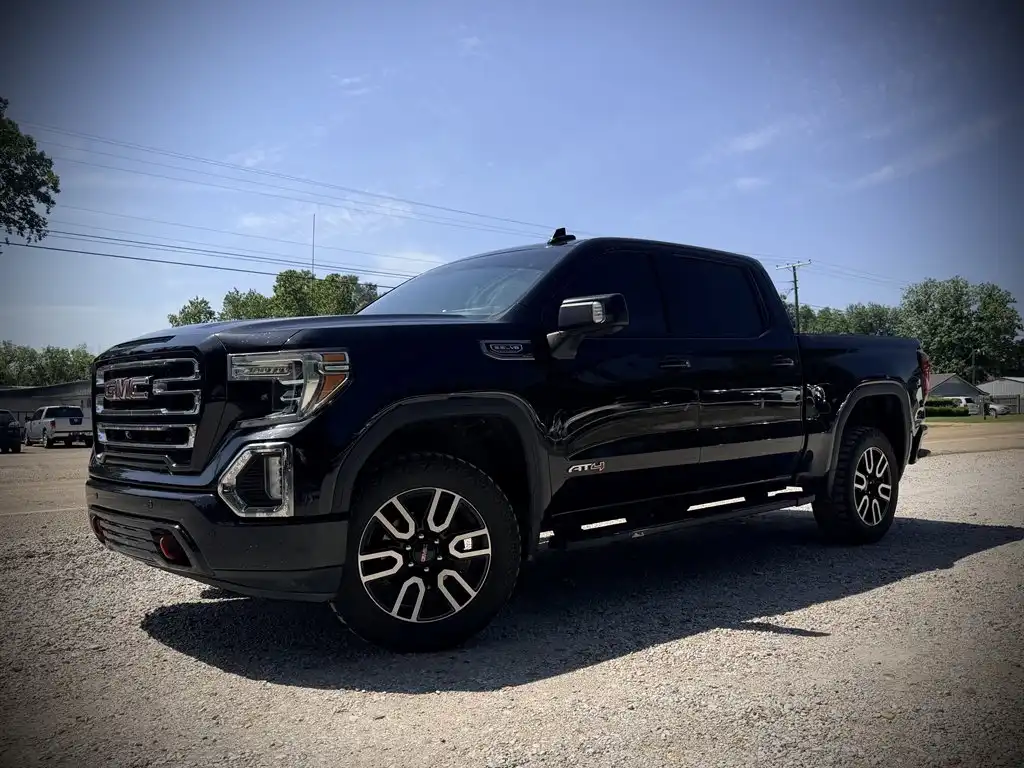 2020 GMC Sierra 4WD Crew Cab Short Box AT4's photo