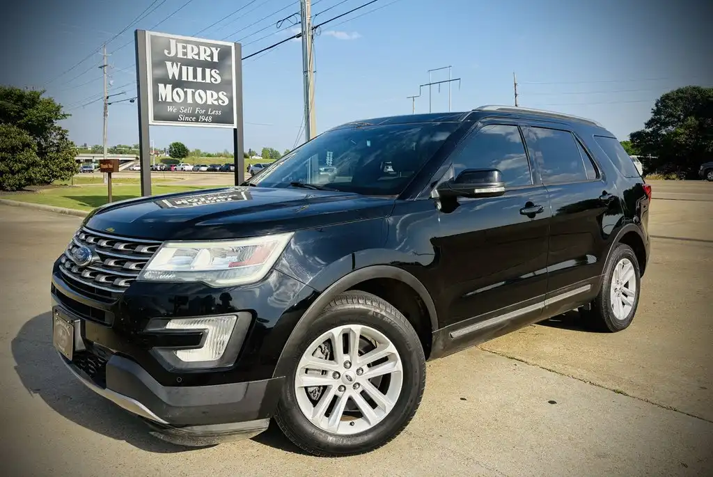 2016 Ford Explorer XLT FWD's photo