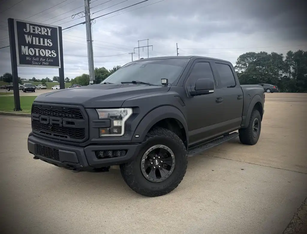 2017 Ford F-150 Raptor 4x4 SuperCrew 5-1/2 Box's photo