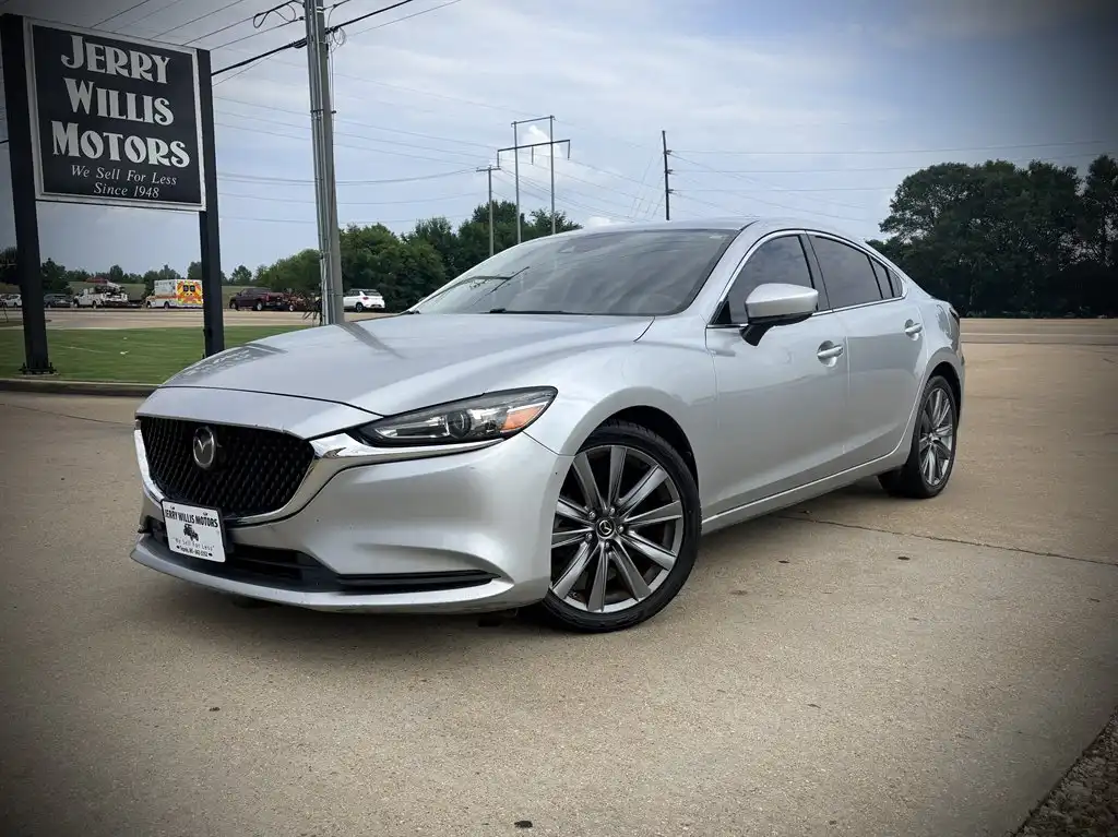 2018 Mazda EZ-6 Touring Auto's photo