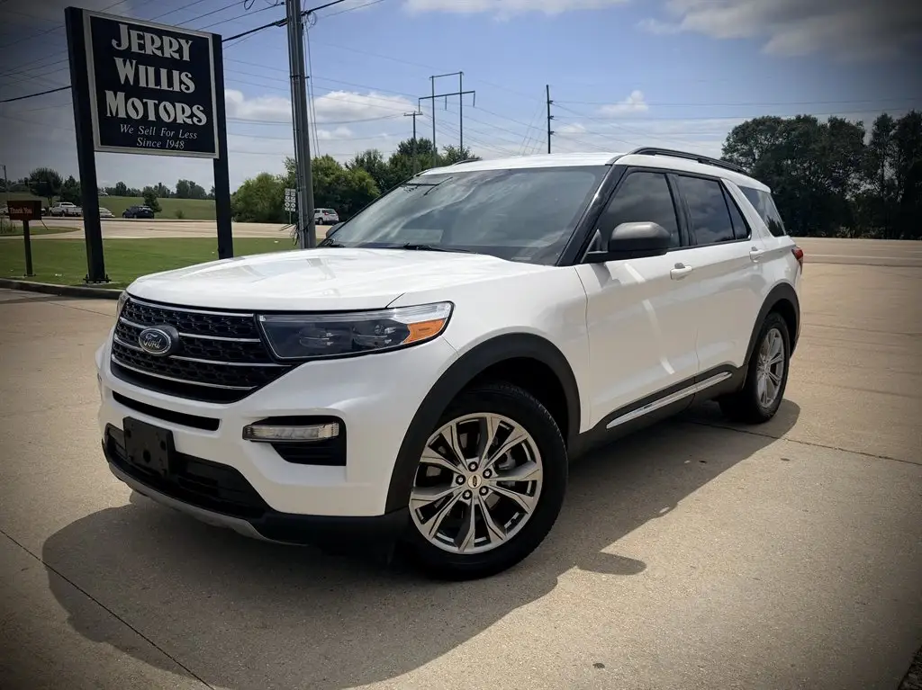 2021 Ford Explorer XLT RWD photo 1
