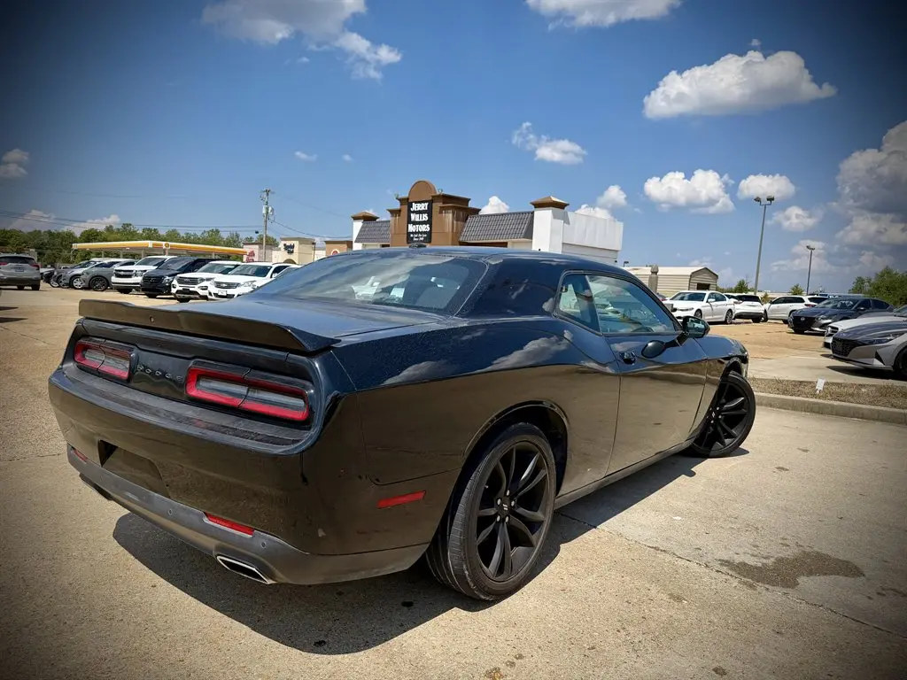 2021 Dodge Challenger GT Auto photo 4