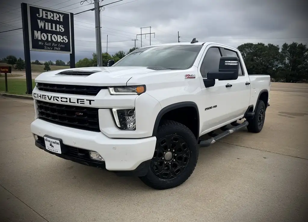2022 Chevrolet Silverado HD LT 4WD Crew Cab Standard Box's photo