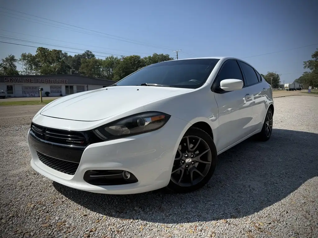 2015 Dodge Dart 2.4 SXT photo 1