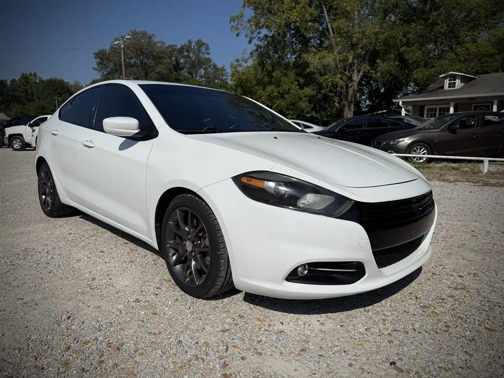 2015 Dodge Dart 2.4 SXT photo 4