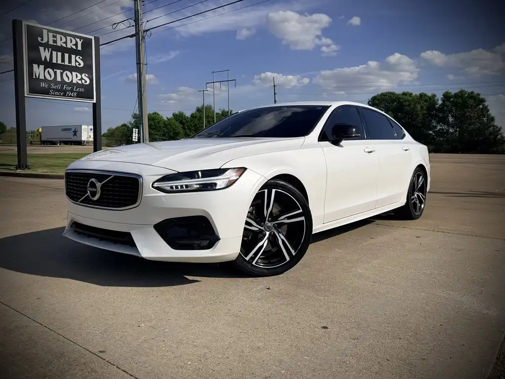 2020 Volvo S90 T6 R-Design AWD's photo