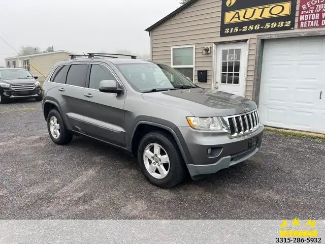 2011 Jeep Grand Cherokee Laredo 4WD's photo