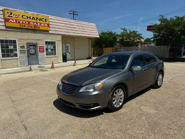 2013 Chrysler 200 Limited's photo