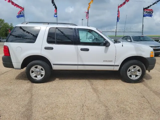 2004 Ford Explorer XLS 4x4 photo 4