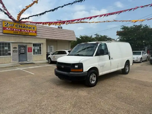 2011 Chevrolet Express 2500 Work Van HD's photo