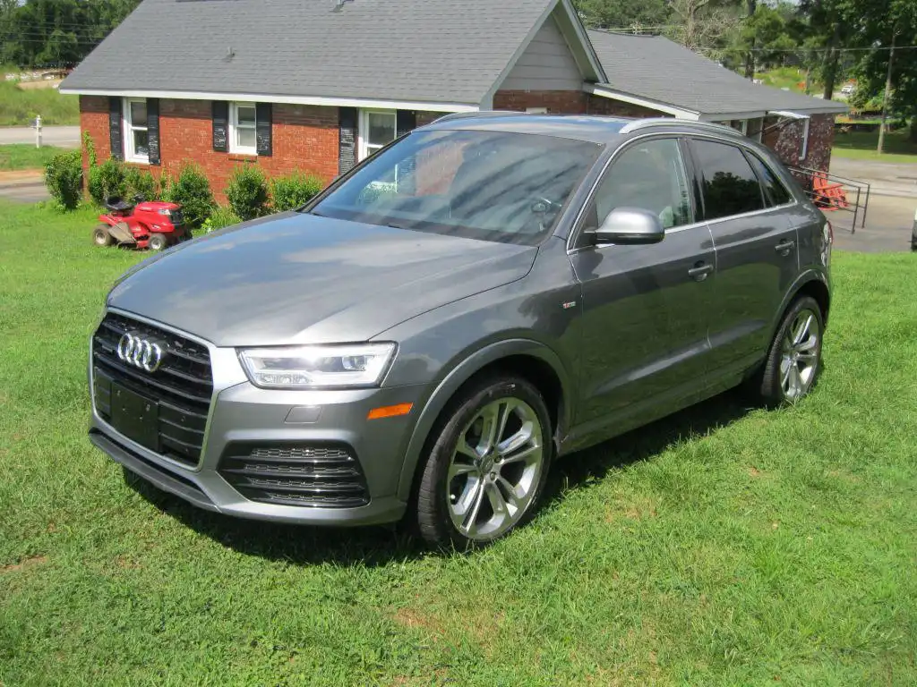 2016 Audi Q3 2.0T quattro tiptronic Prestige's photo