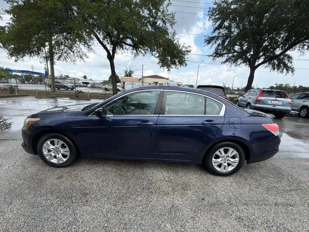 2010 Honda Accord LX-P Auto's photo