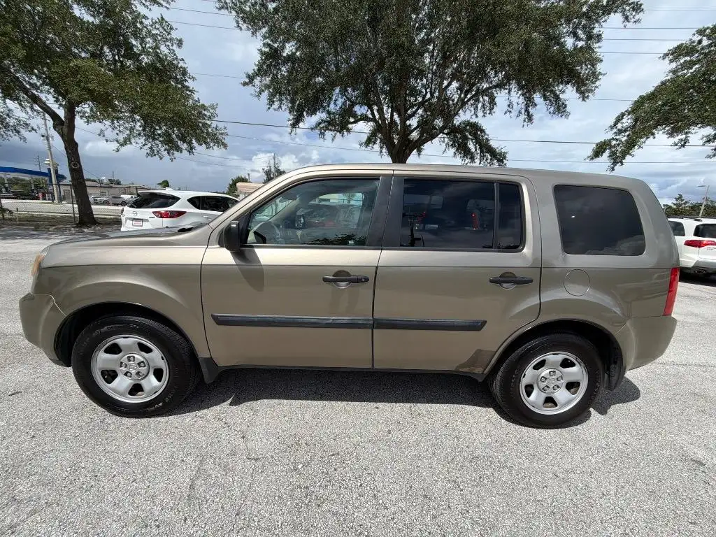 2011 Honda Pilot LX's photo