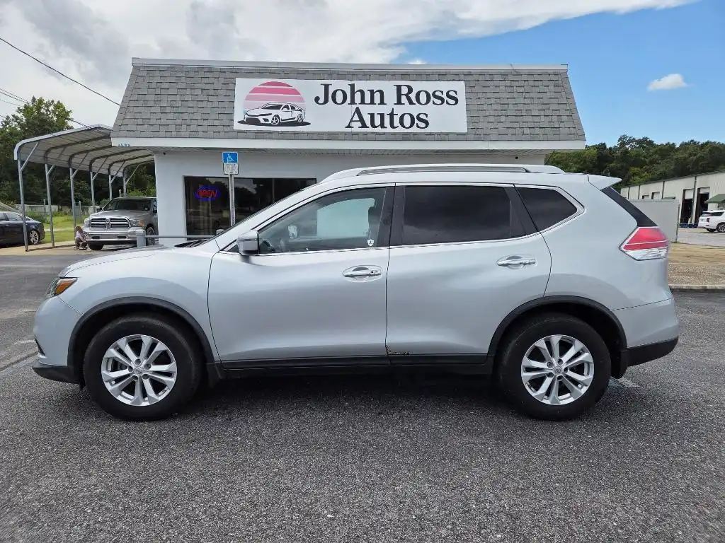 2016 Nissan Rogue SV FWD's photo
